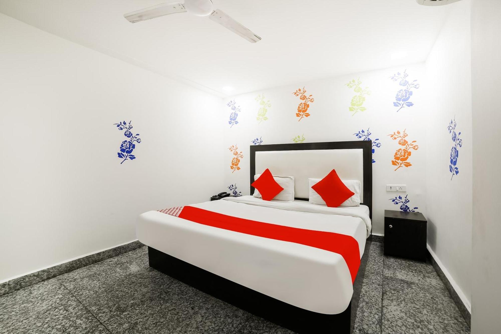 My Comfortable Hotel New Delhi Eksteriør billede