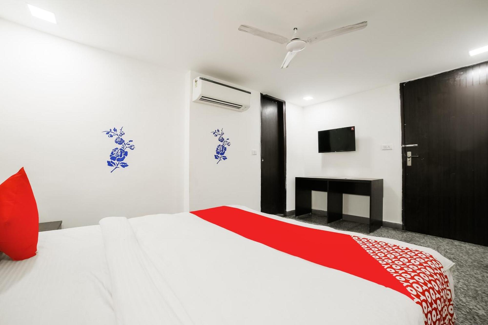 My Comfortable Hotel New Delhi Eksteriør billede