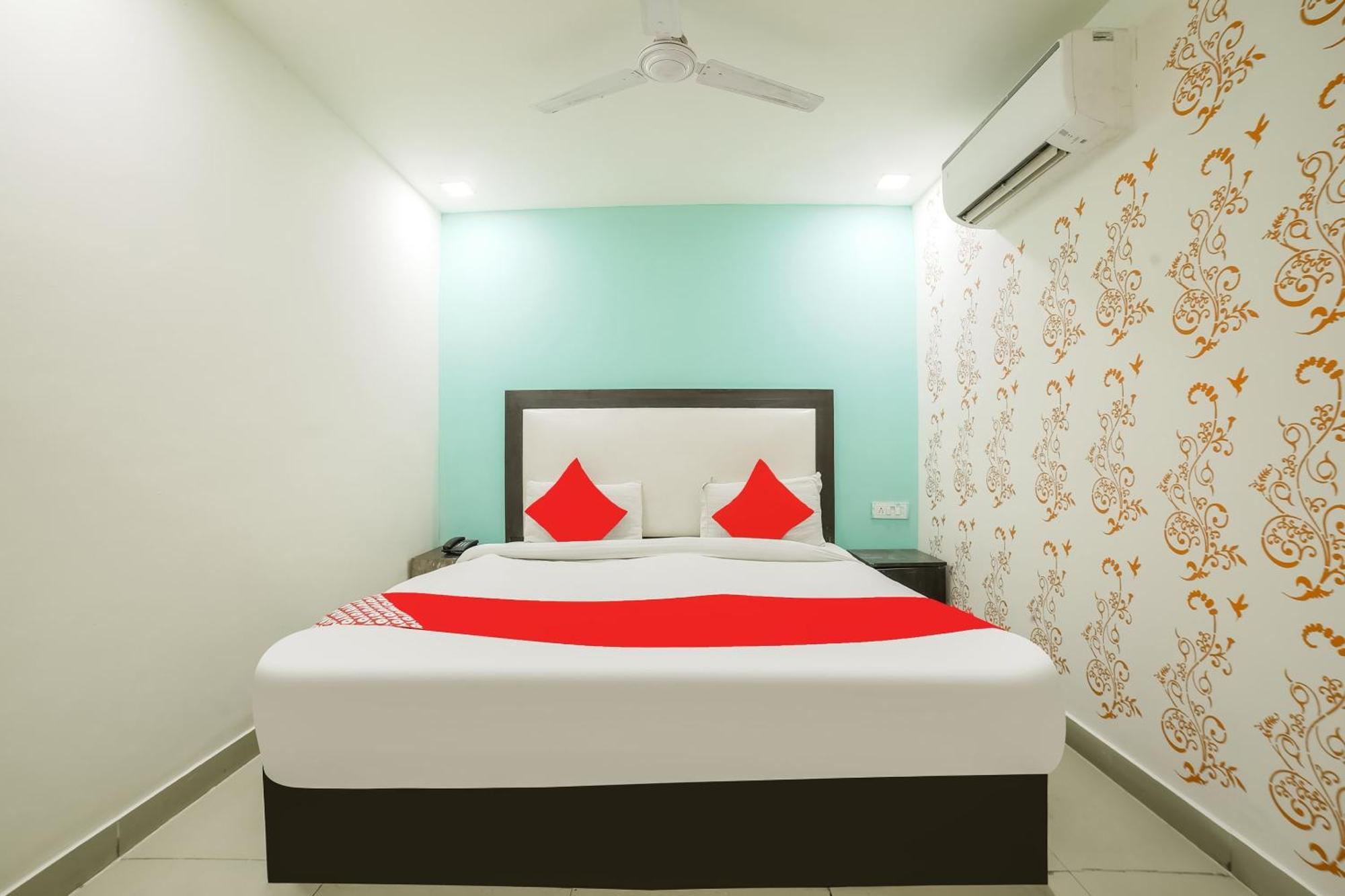 My Comfortable Hotel New Delhi Eksteriør billede