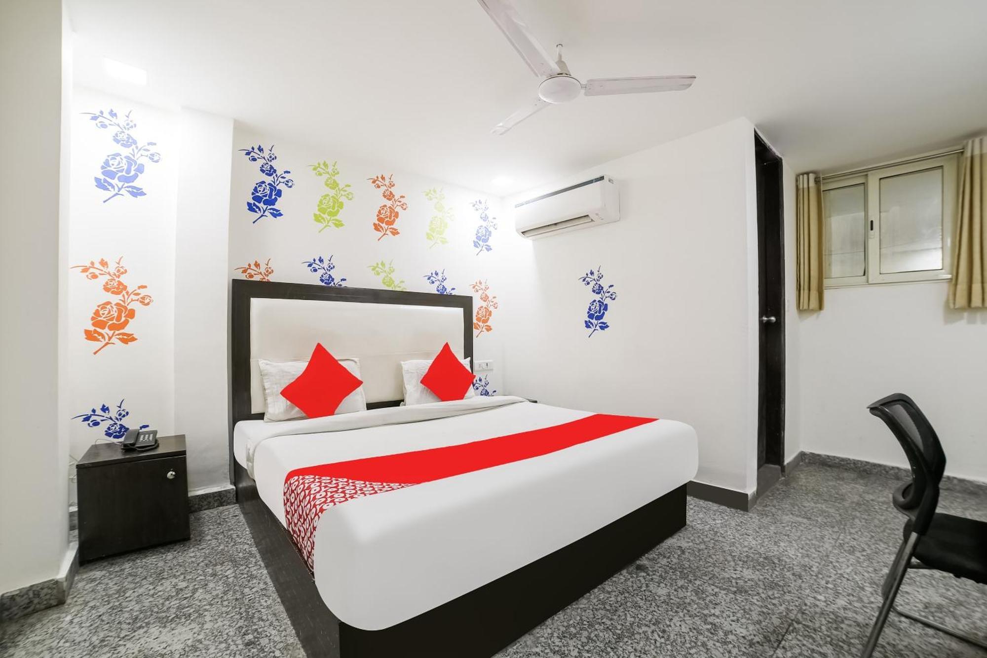 My Comfortable Hotel New Delhi Eksteriør billede