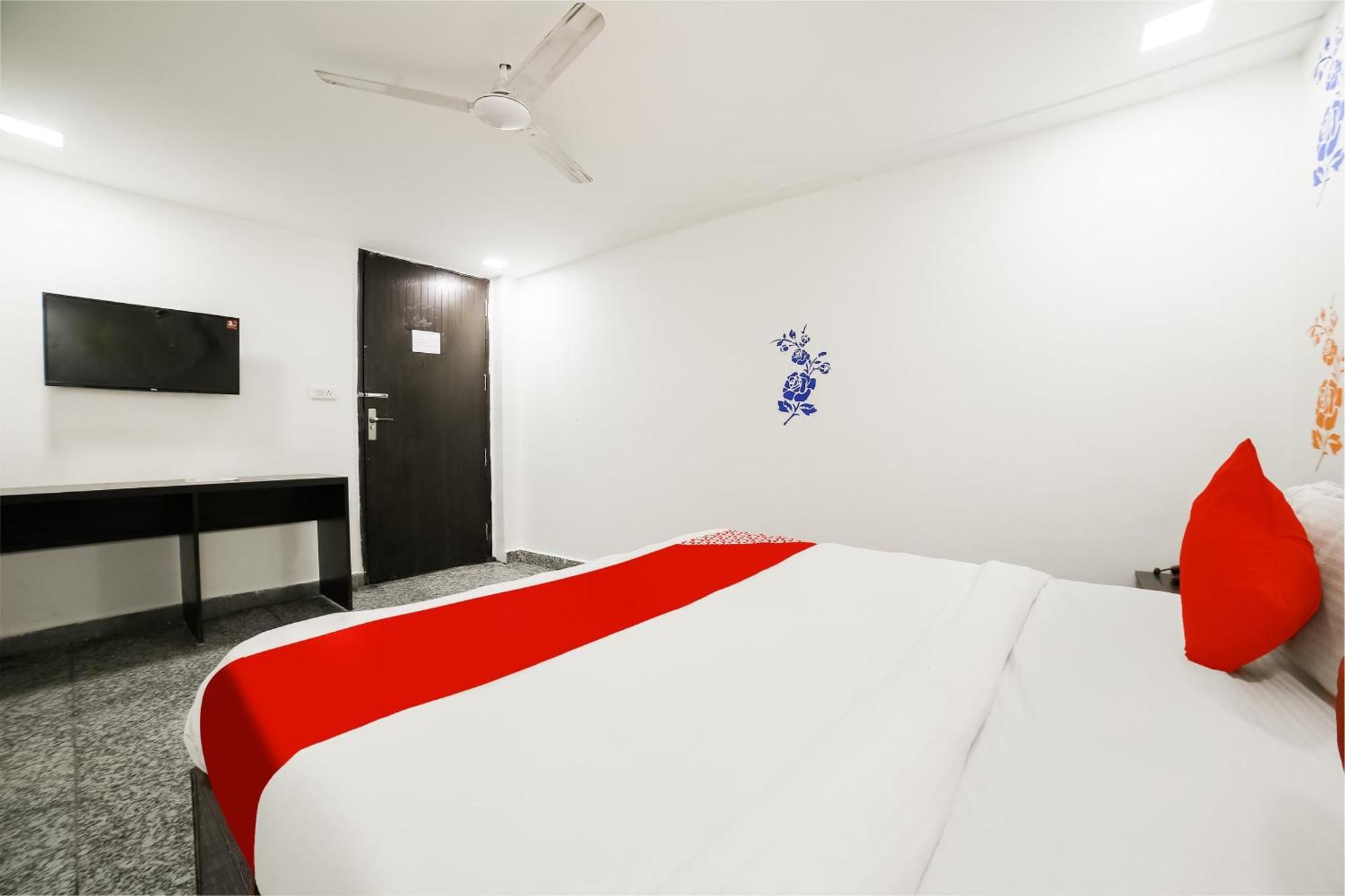My Comfortable Hotel New Delhi Eksteriør billede